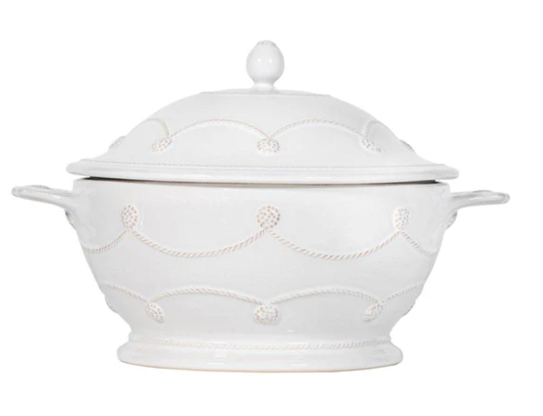 Juliska Berry & Thread Casserole with Lid - Whitewash
