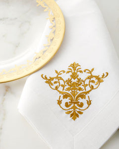 Arte italica/ Crown Linen Victorian White w/ gold napkin